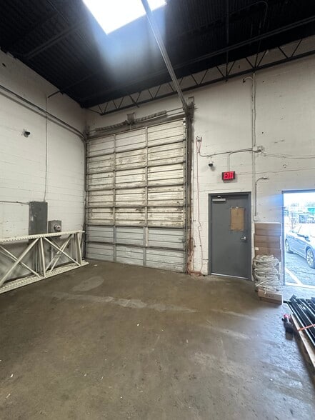More Photos Of 8464-8494 Terminal Rd, Lorton Warehouse For Lease