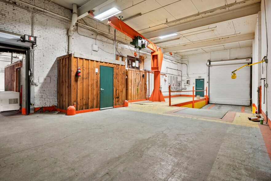 More Photos Of 403-409 N Pearl St, Albany Warehouse For Sale