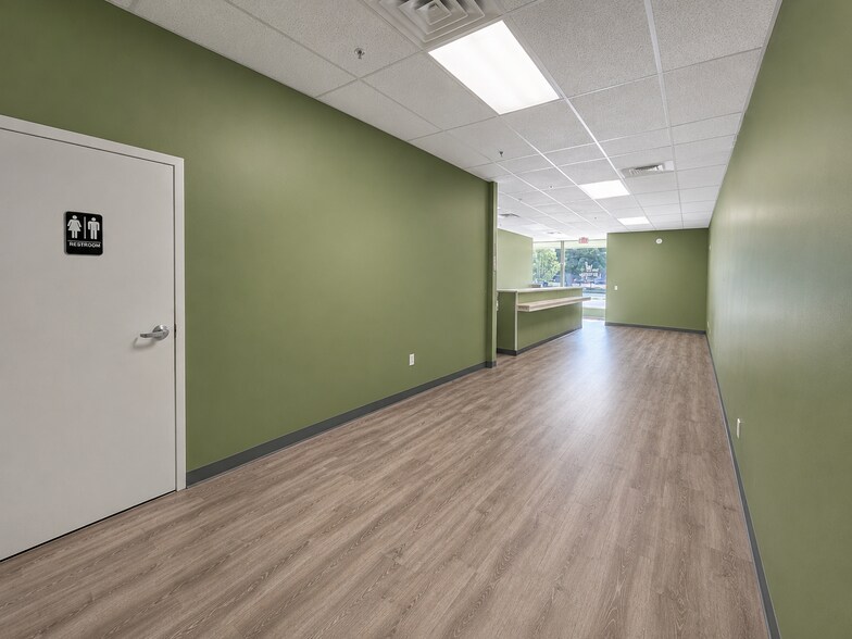 More Photos Of 1851 44th St SW, Wyoming Freestanding For Lease