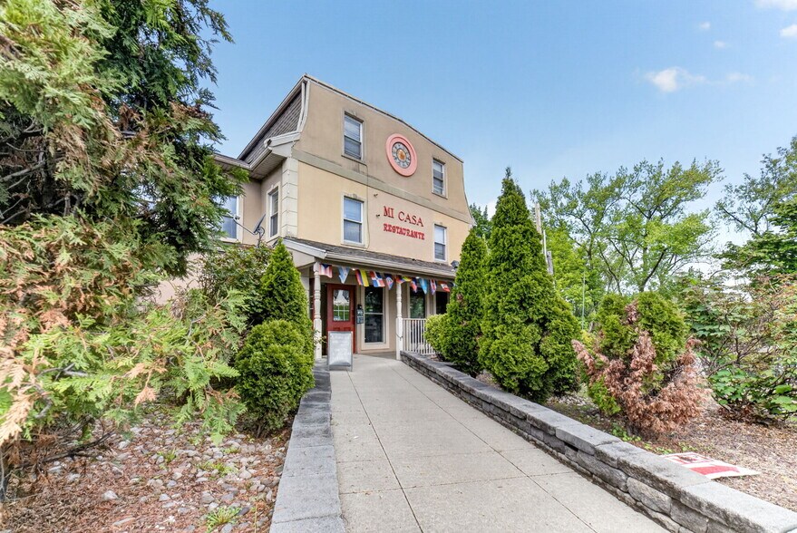 More Photos Of 204 W Madison St, Easton Storefront Retail Residential For Sale