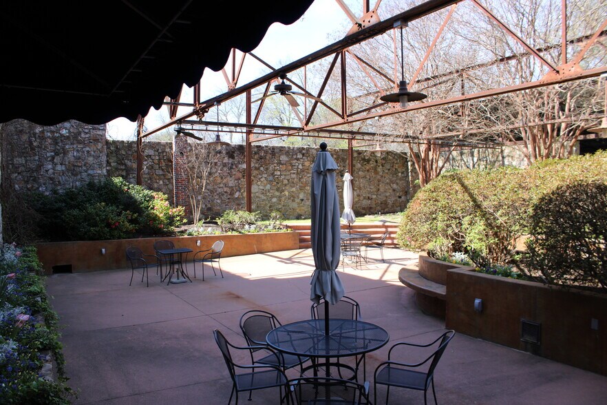 More Photos Of 500 Ouachita Ave, Hot Springs National Park Storefront Retail Office For Sale