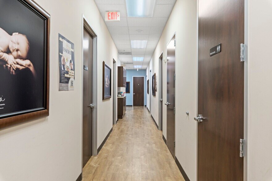 More Photos Of 7790 W Grand Pky, Richmond Medical For Lease