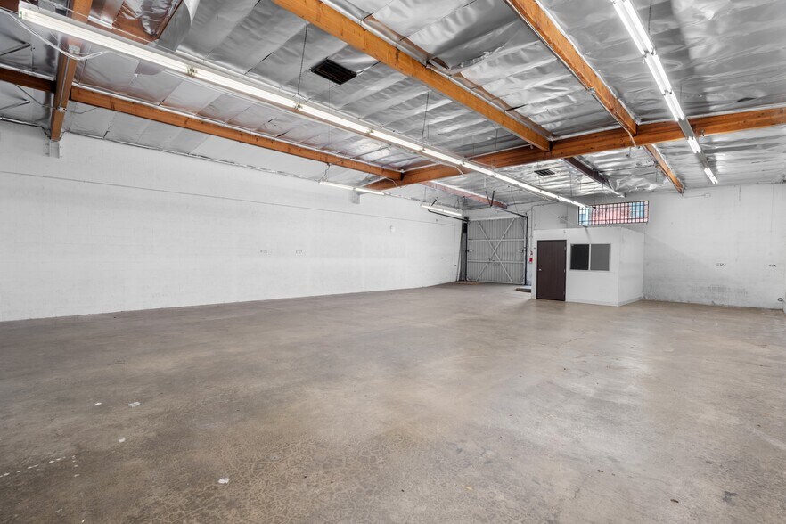 More Photos Of 757 E 14th Pl, Los Angeles Warehouse For Sale