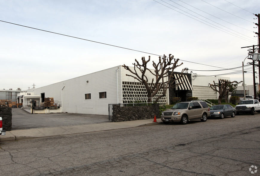 Primary Photo Of 20219 Bahama St, Chatsworth Warehouse For Lease