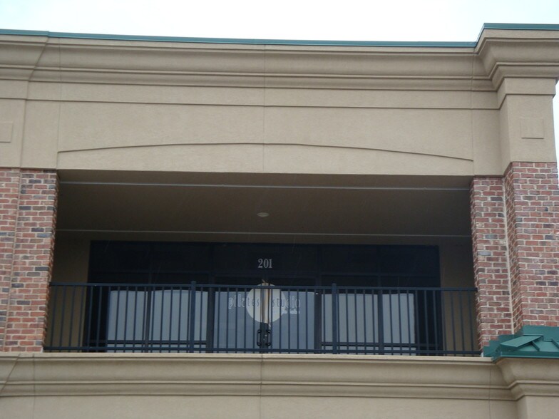 More Photos Of 862 Brawley School Rd, Mooresville Freestanding For Lease