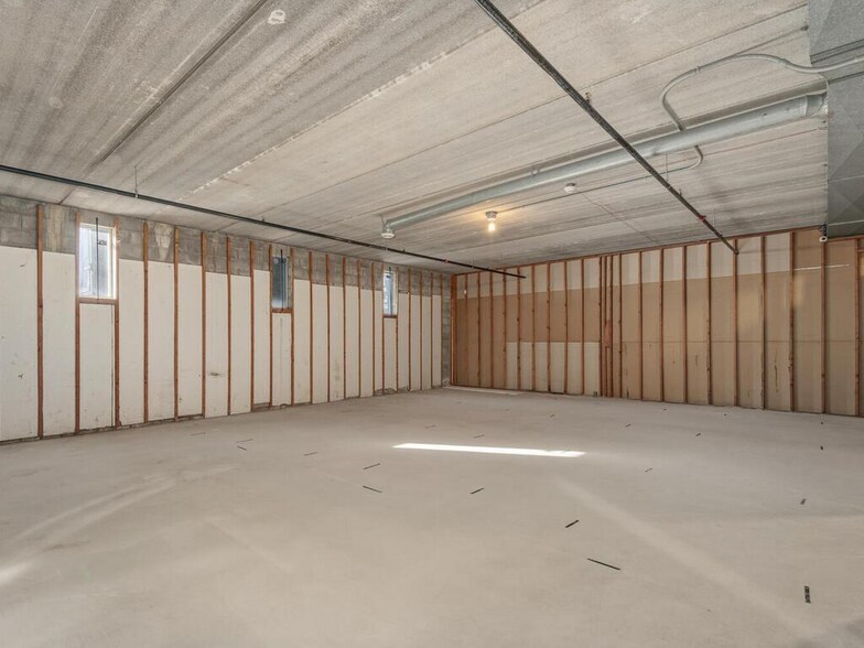 More Photos Of 1321 7th St S, Hopkins Manufacturing For Sale