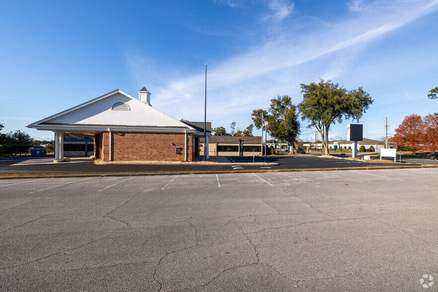 More Photos Of 4465 Bayou Blvd, Pensacola Office For Sale