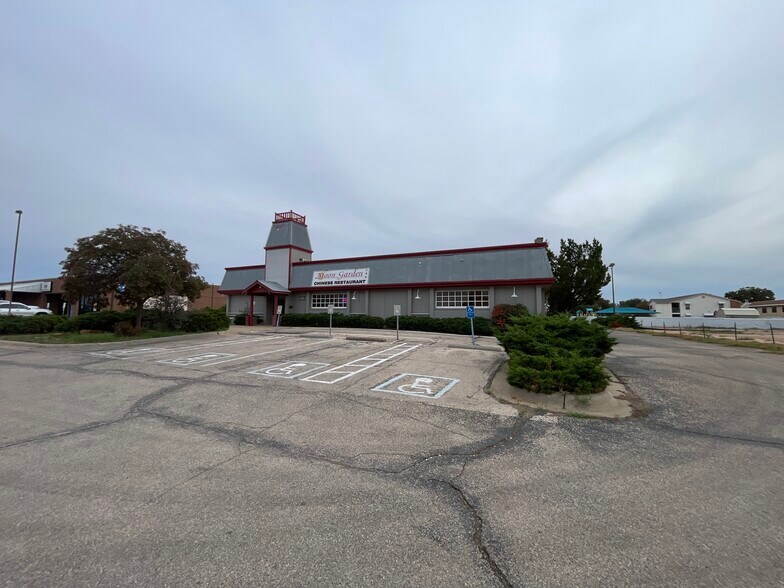 More Photos Of 2319 W Loop 250 N, Midland Flex For Sale