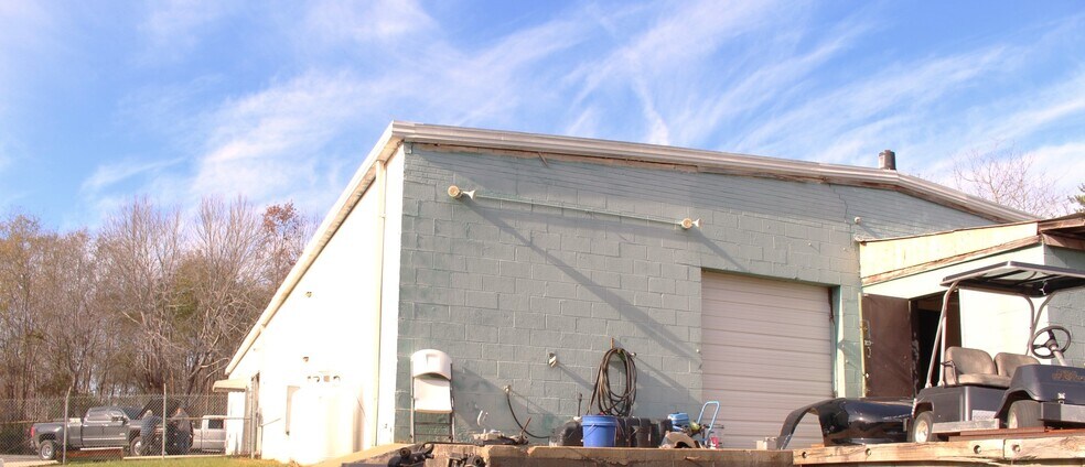 More Photos Of 994 Rhyne Rd, Clover Light Manufacturing For Sale