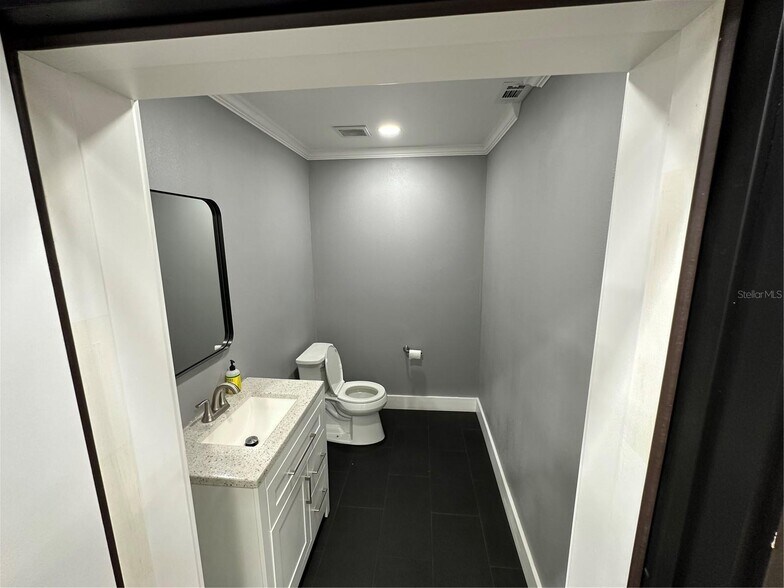 More Photos Of 4457-4459 Holden Rd, Lakeland Warehouse For Sale