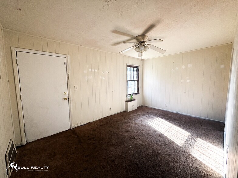 Primary Photo Of 140 Prentice Pl, Macon-Bibb Apartments For Sale