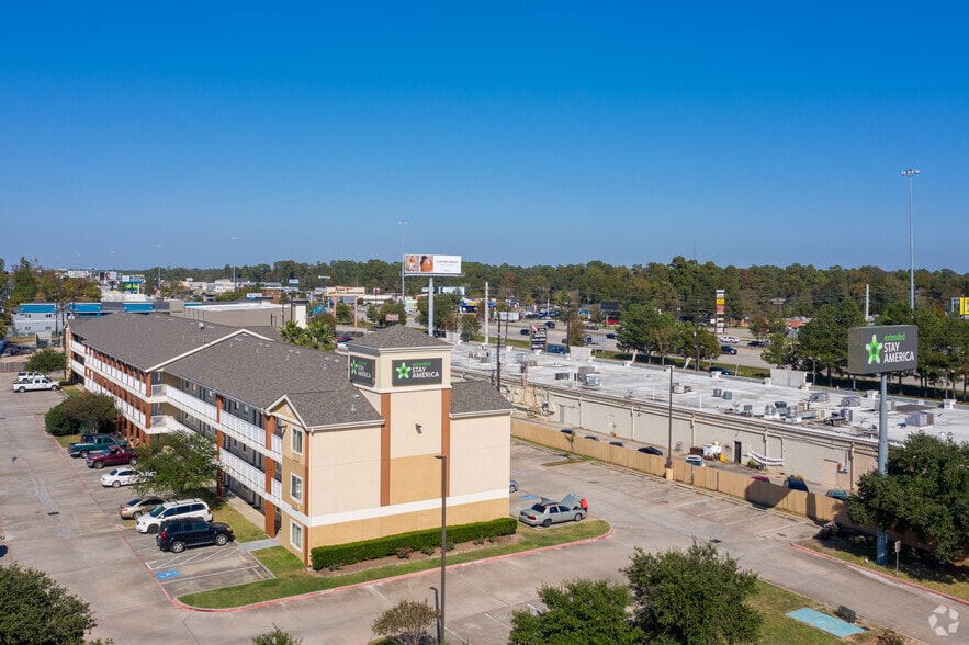 More Photos Of 150 Valley Wood Dr, Spring Hotel For Sale