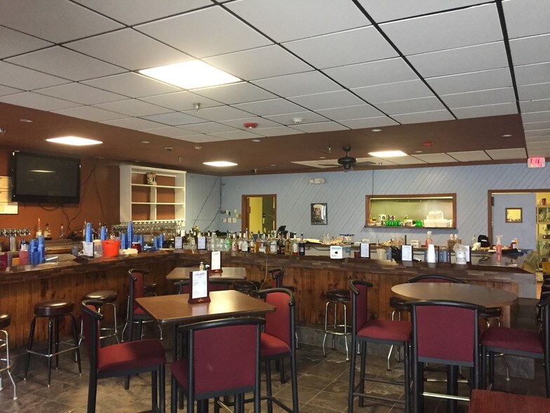More Photos Of 3S071 State Route 59, Warrenville Restaurant For Lease