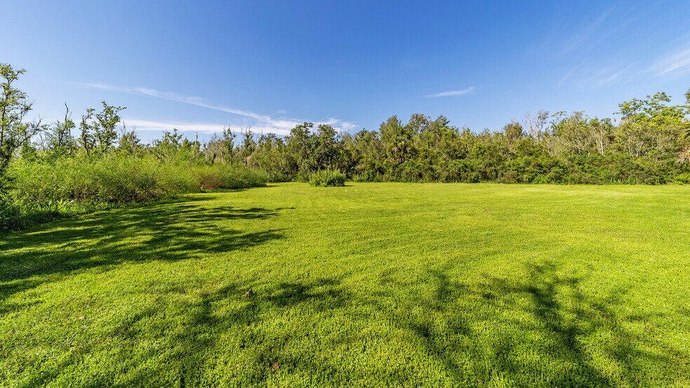 More Photos Of 6001 Bird Island Dr, Lady Lake Lodge Meeting Hall For Sale