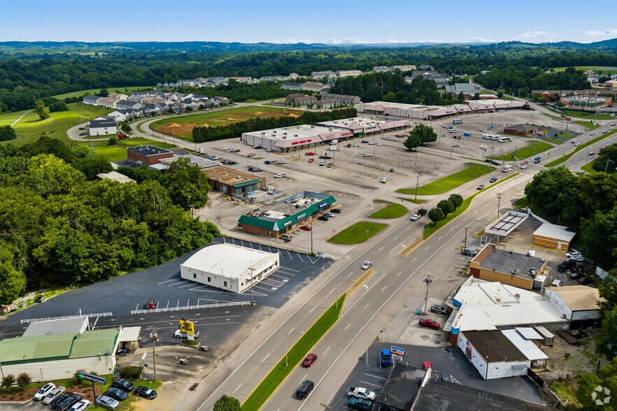 More Photos Of 111 Nashville Hwy N, Columbia Freestanding For Lease