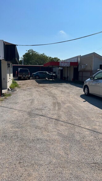 More Photos Of 1952 S Buckner Blvd, Dallas Auto Dealership For Lease