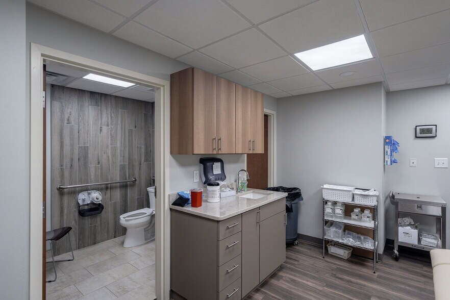 More Photos Of 195 King Ave, Athens Medical For Lease