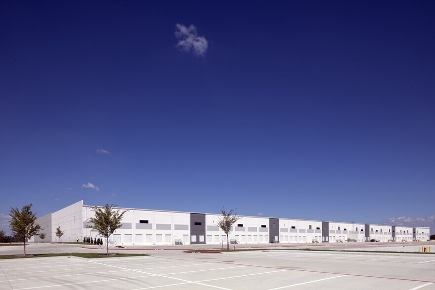 More Photos Of 1701 E Pleasant Pky, Wilmer Unknown For Lease