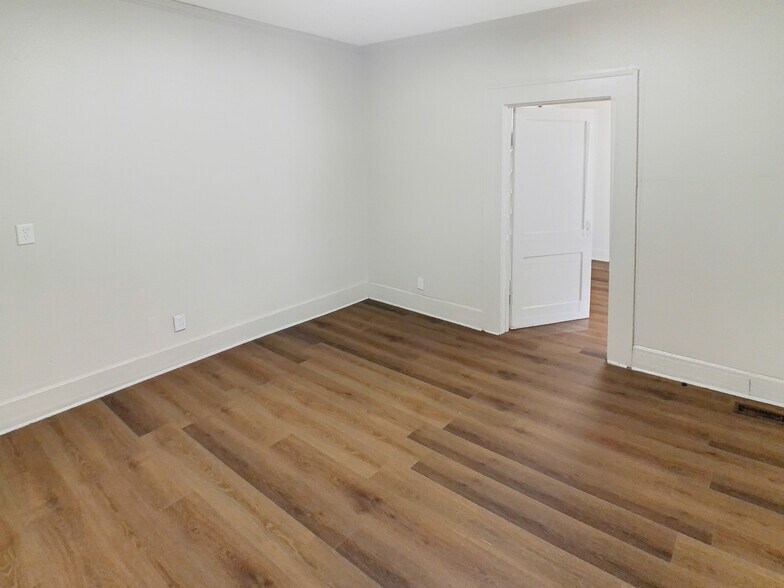 More Photos Of 2415 13th St, Tuscaloosa Office For Lease