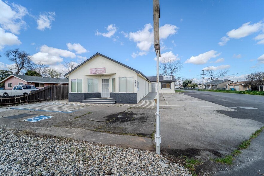 Primary Photo Of 1835 N Beale Rd, Marysville Office For Sale