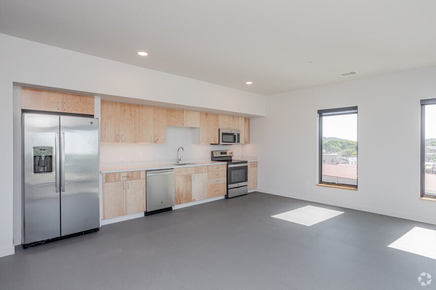 More Photos Of 202 E Emma Ave, Springdale Apartments For Lease