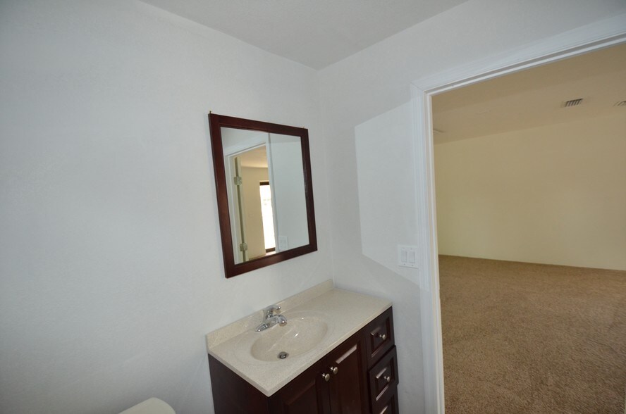 More Photos Of 3869 Nova Rd, Port Orange Office For Lease