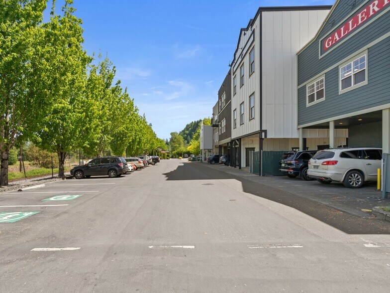 More Photos Of 303 E Columbia River Hwy, Troutdale Storefront Retail Office For Lease
