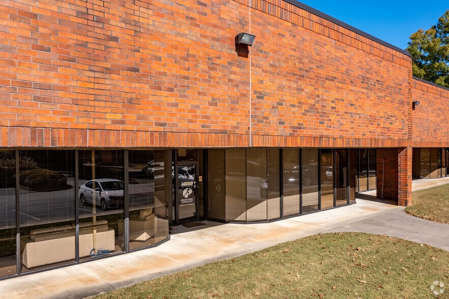 More Photos Of 1650 International Ct, Norcross Unknown For Lease