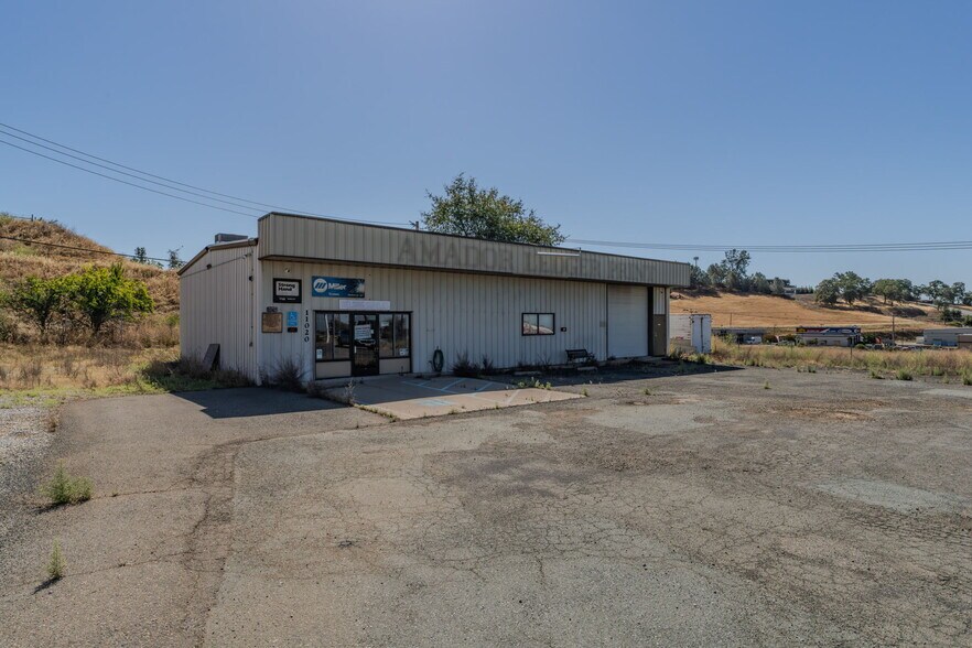 More Photos Of 11020 N State Highway 49, Martell Freestanding For Sale