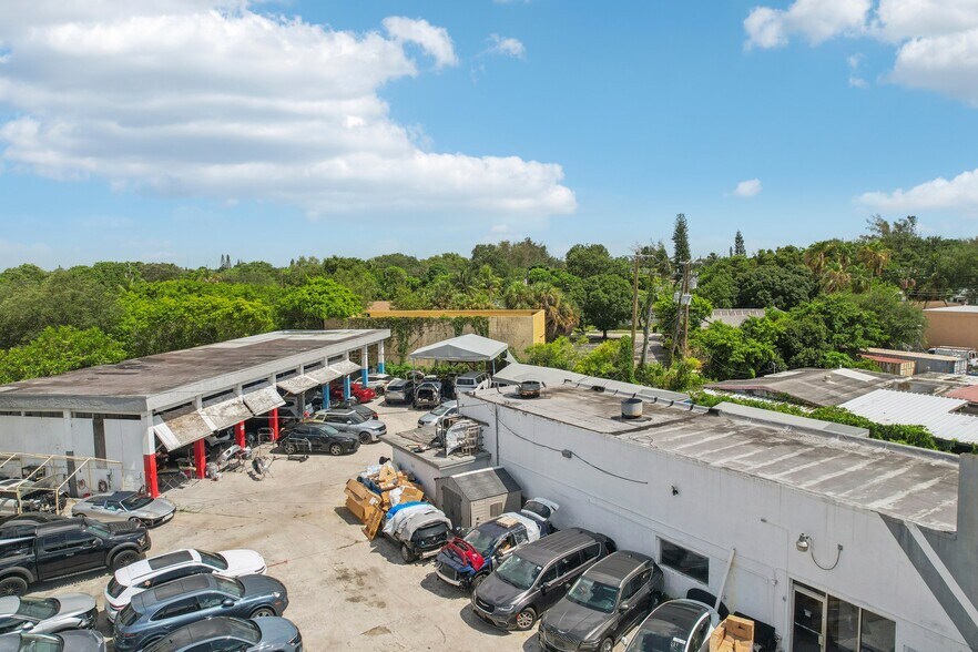 More Photos Of 15150 W Dixie Hwy, North Miami Beach Auto Repair For Sale