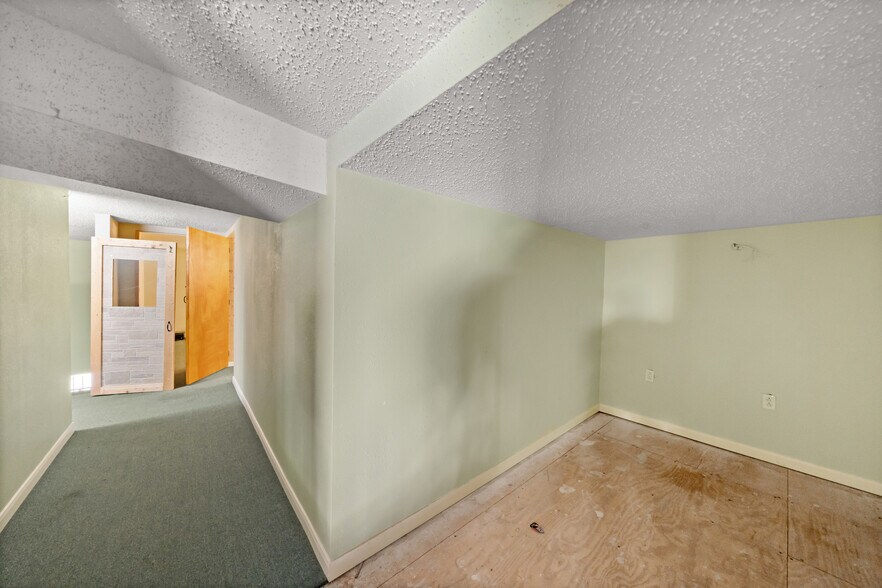 More Photos Of 19962 Lowe Ln, New Caney Manufacturing For Sale