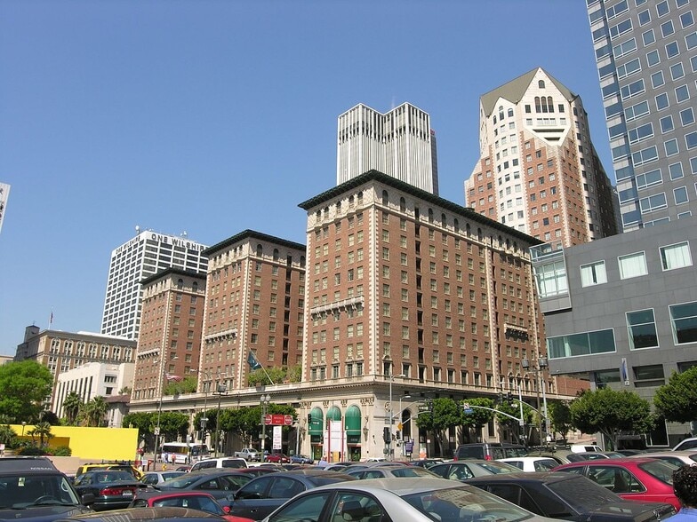 More Photos Of 506 S Grand Ave, Los Angeles Hotel For Lease