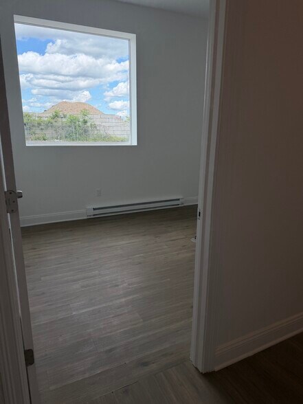 More Photos Of 88 Howard Ave, Bridgeport Warehouse For Lease