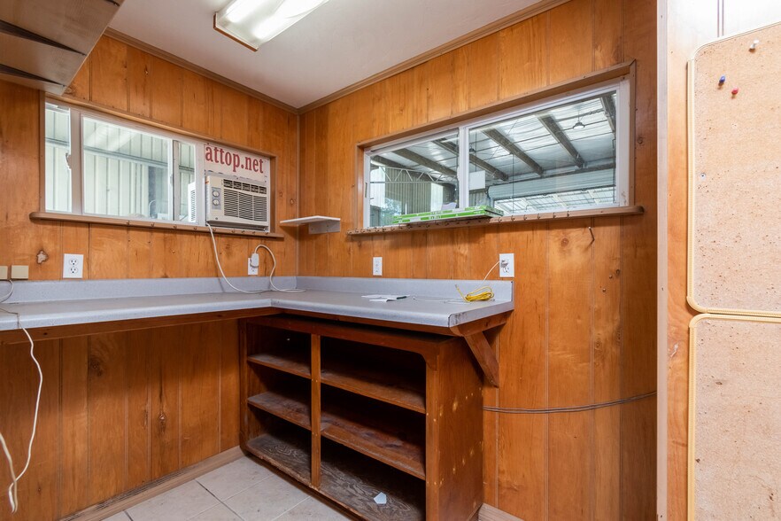 More Photos Of 507 SE 6th St, Williston Self Storage For Sale