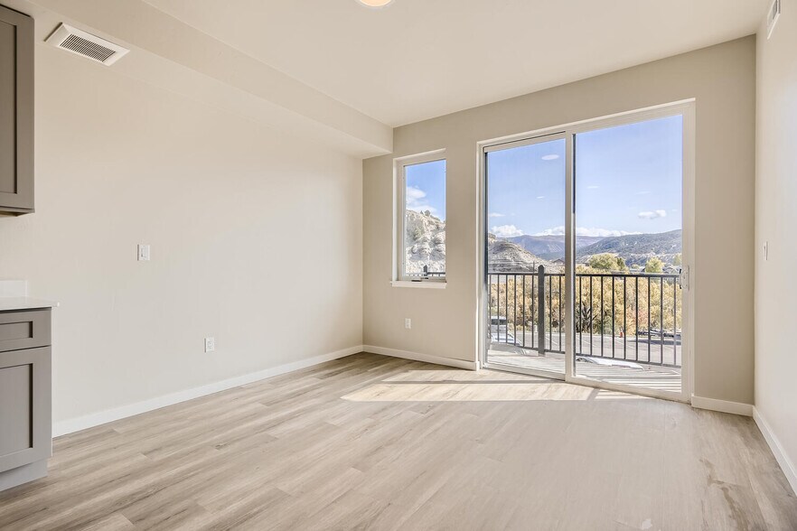 More Photos Of 435 Eby Creek Rd, Eagle Apartments For Sale