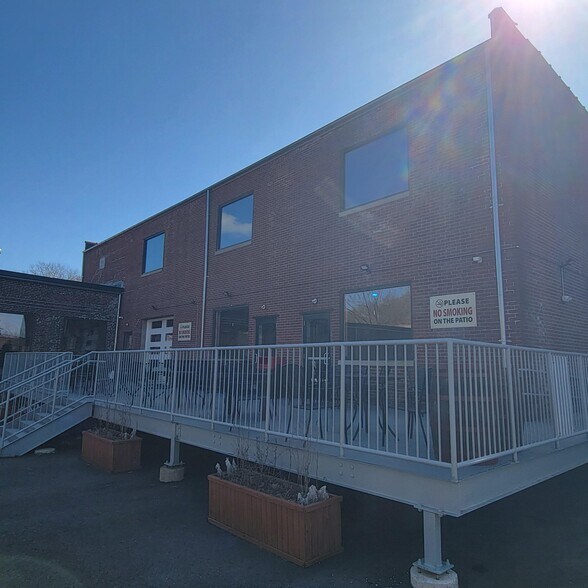 More Photos Of 32 Lake St, Winsted Restaurant For Lease