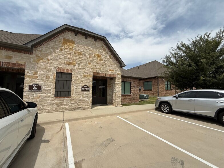More Photos Of 4425 Plano Pkwy, Carrollton Medical For Lease