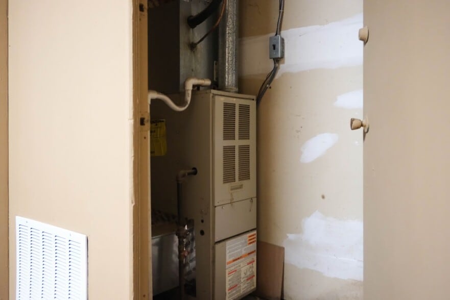 More Photos Of 985 S Clinton Ave, Rochester Restaurant For Sale