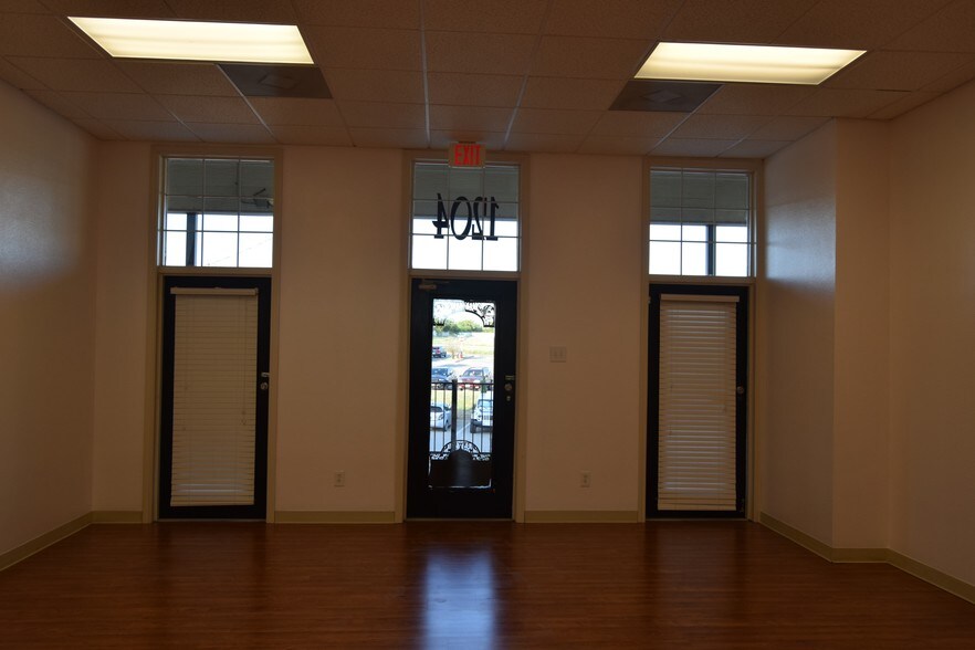 More Photos Of 7105 Golf Club Dr, Fort Worth Storefront Retail Office For Lease