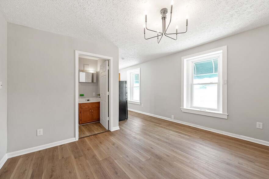 More Photos Of 522 N Main St, Hillsville Office Residential For Sale