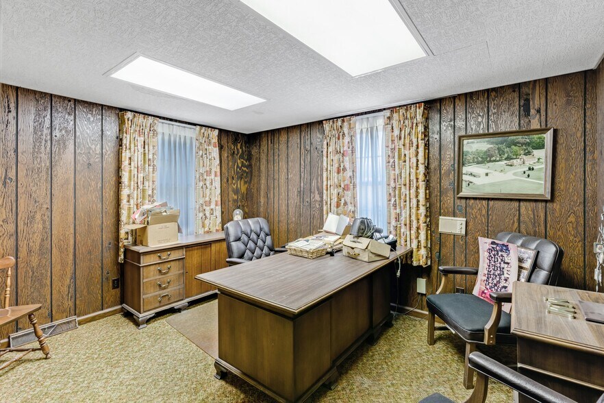 More Photos Of 1445 Catawba Ave, Newfield Service For Sale