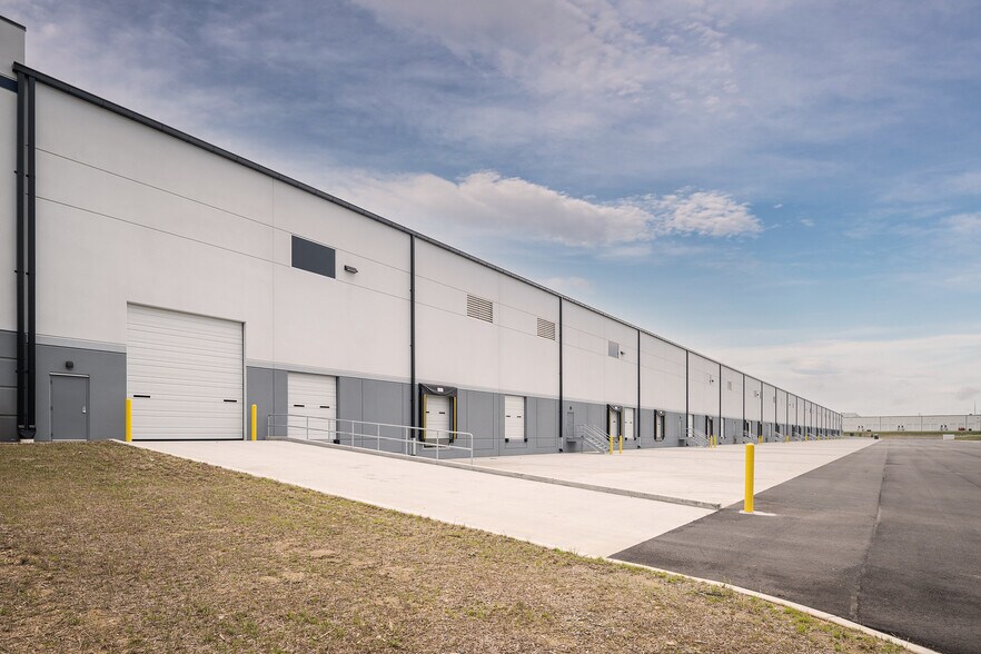 More Photos Of 172 Pitts School Rd SW, Concord Distribution For Lease