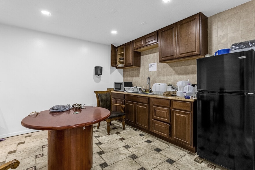 More Photos Of 4366 Ronald Reagan Blvd, Sanford Flex For Lease