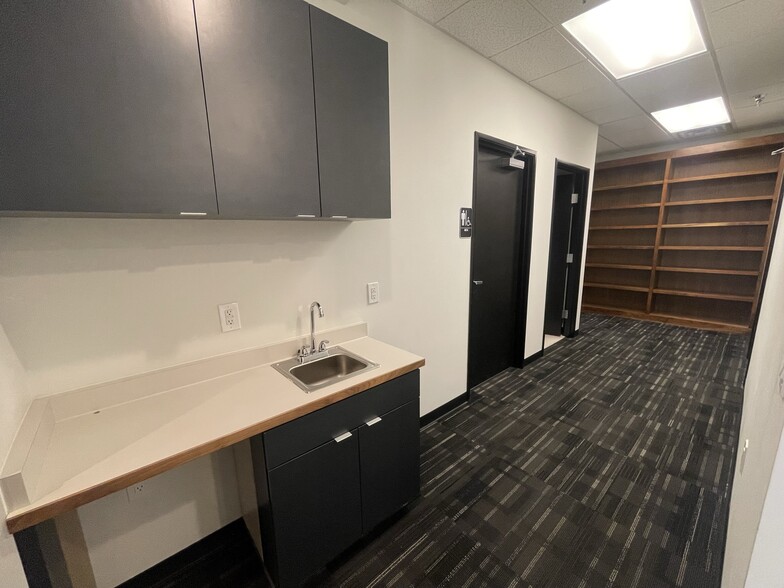 More Photos Of 2700 Farmington Ave, Farmington Office For Sale