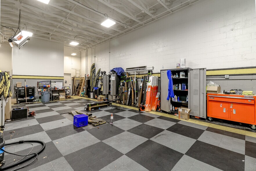 More Photos Of 6747 State Hwy 303 NE, Bremerton Auto Repair For Sale