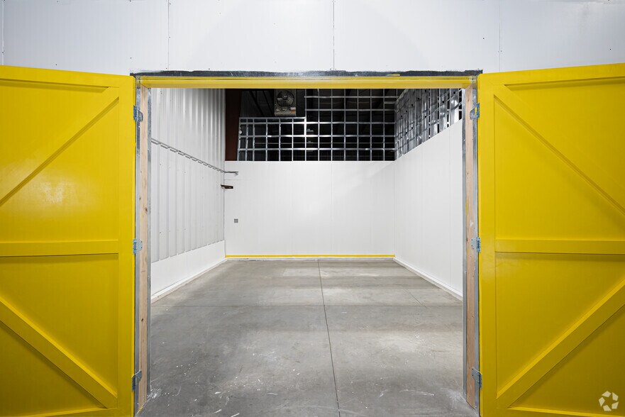 More Photos Of 299 Industrial Ln, Torrington Distribution For Lease