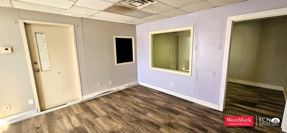 More Photos Of 5124 69th St, Lubbock Office For Lease