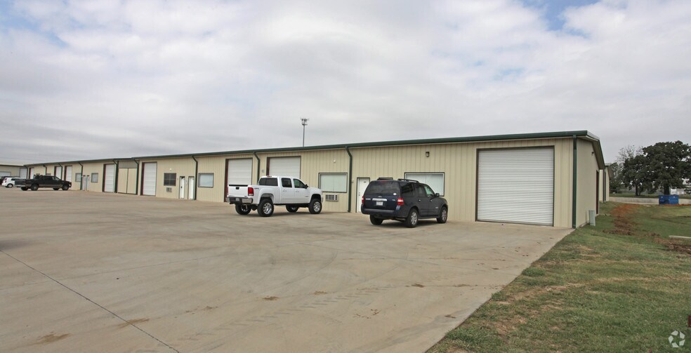 More Photos Of 12001-12073 Katy Rd, Fort Worth Flex For Lease