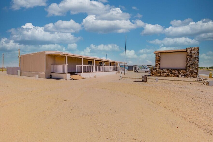 Primary Photo Of 3305 E Northern Ave, Kingman Office For Sale