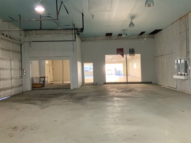 More Photos Of 110-112 W Market St, Newport Freestanding For Lease